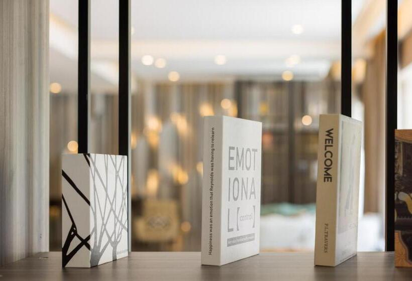 Отель Jiuzhaigou Cloudy