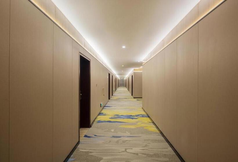 Отель Jiuzhaigou Cloudy