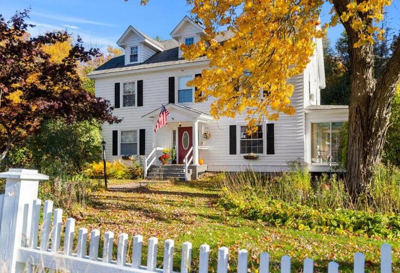 ホテル Launchpoint Lodge