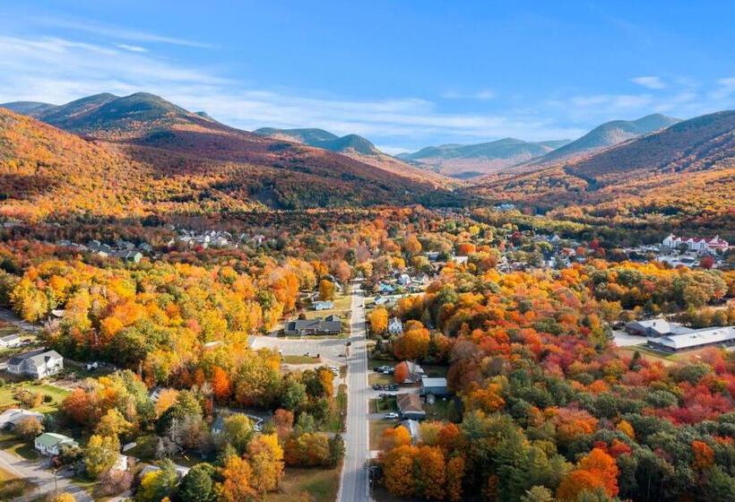 ホテル Launchpoint Lodge