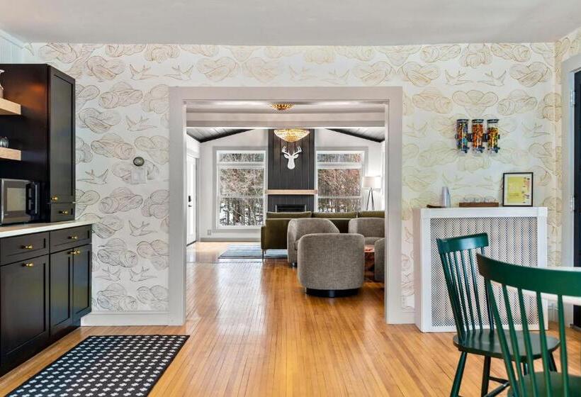 ホテル Launchpoint Lodge