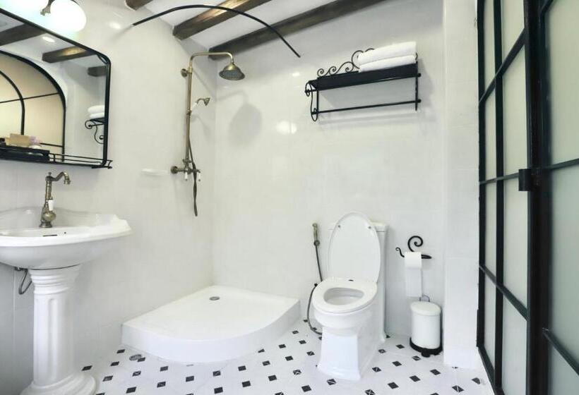 فندق Moon River Village