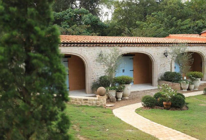 فندق Moon River Village