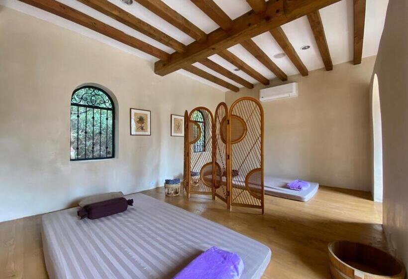 فندق Moon River Village