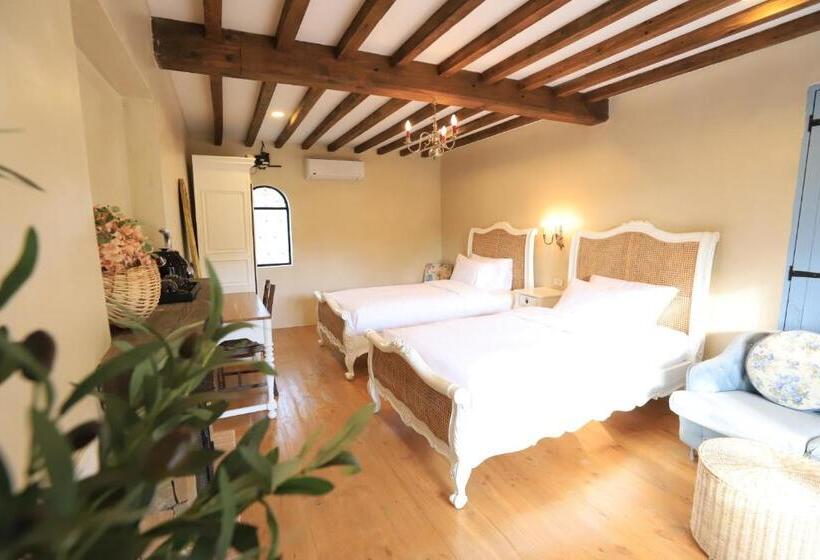 فندق Moon River Village