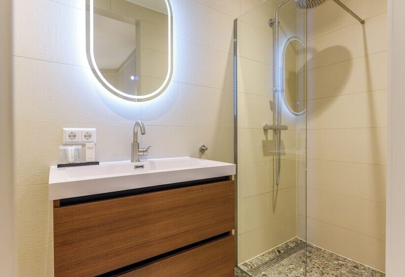 בית מלון כפרי Novallure City Centre