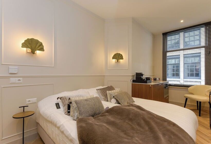 בית מלון כפרי Novallure City Centre