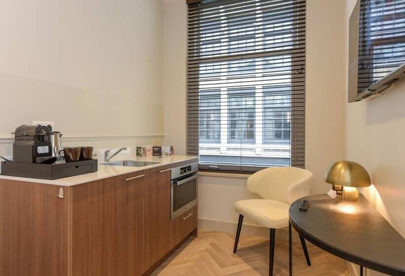 בית מלון כפרי Novallure City Centre