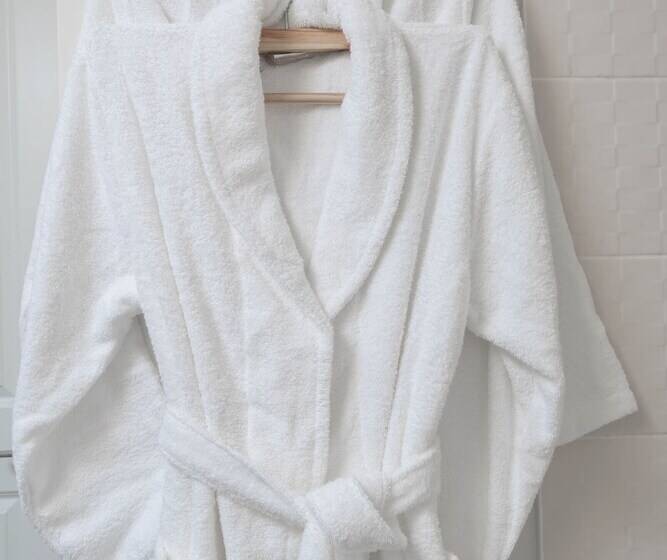 فندق Peter St   Downtown Suite With Balcony