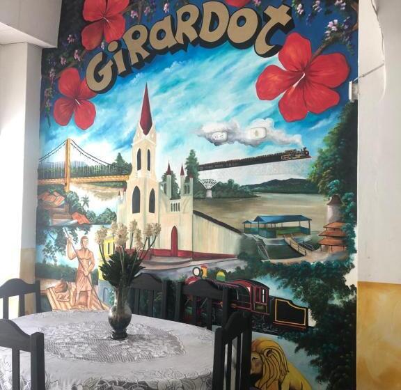 酒店 Plaza Confort Inn