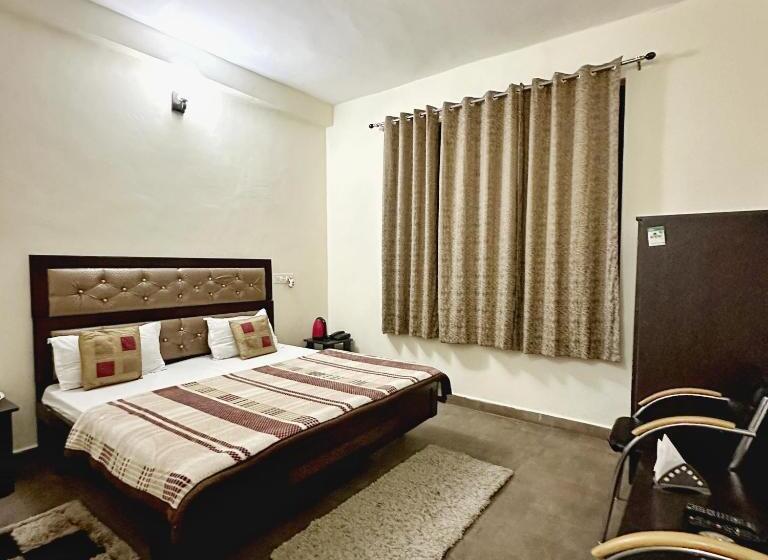 酒店 Raahi Stay, Landing Site Bir   Stay & Cafe