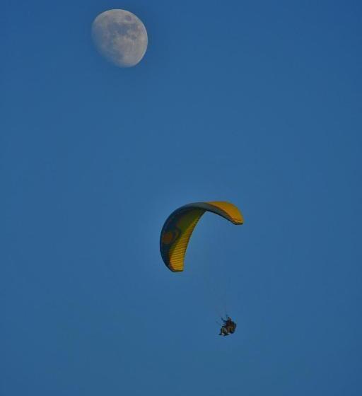 酒店 Raahi Stay, Landing Site Bir   Stay & Cafe