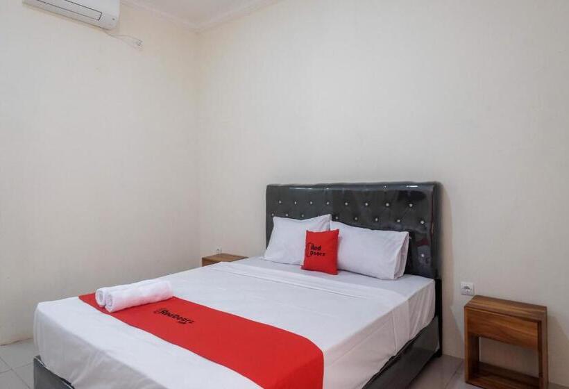 Reddoorz Plus Syariah At Hotel Indonesia Kajen