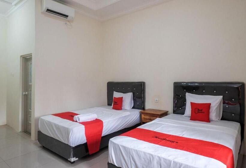 Reddoorz Plus Syariah At Hotel Indonesia Kajen