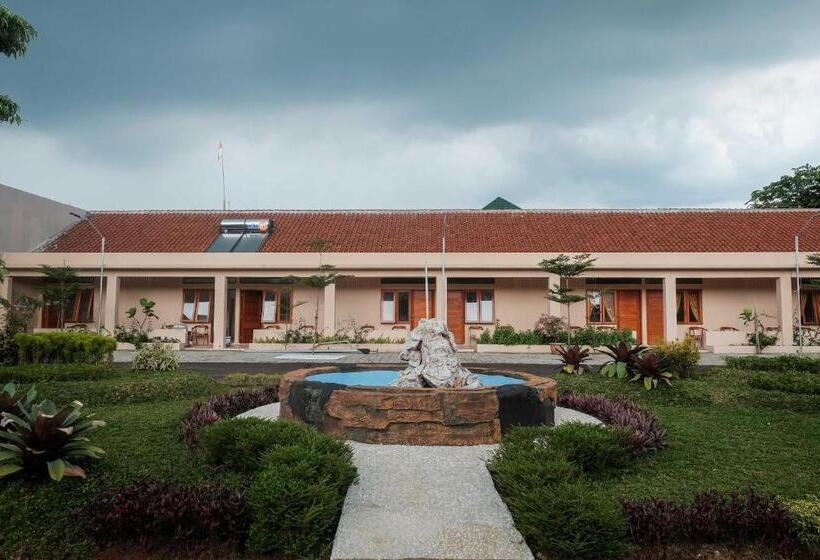 Reddoorz Plus Syariah At Hotel Indonesia Kajen