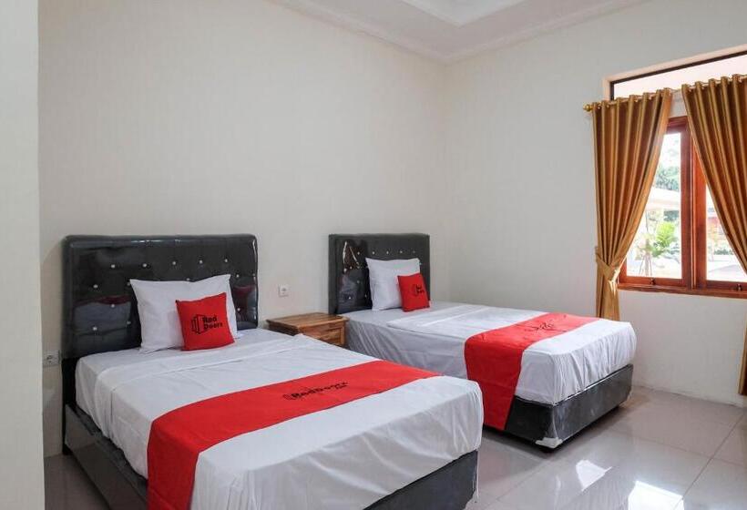 Reddoorz Plus Syariah At Hotel Indonesia Kajen