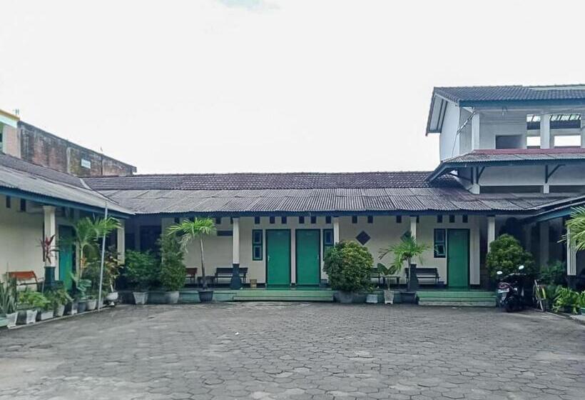 Reddoorz Syariah @ Hotel Sidomulyo Pacitan