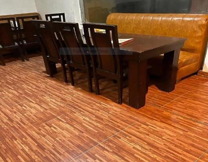 בית מלון כפרי Royal Dhaba, Murthal