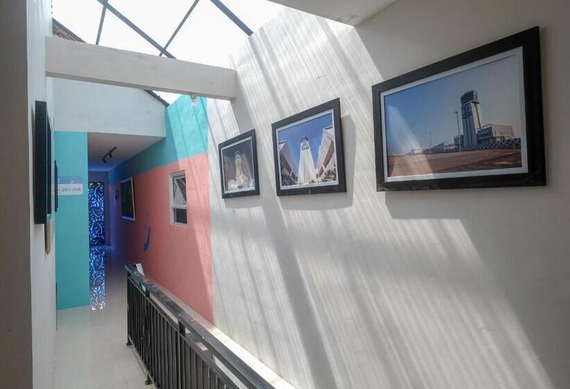 Sans Hotel Tiga Putri Semarang By Reddoorz