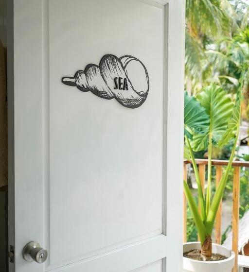 هتل Sea Green Boutique Rooms