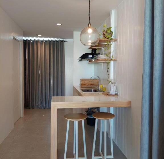 هتل Sea Green Boutique Rooms