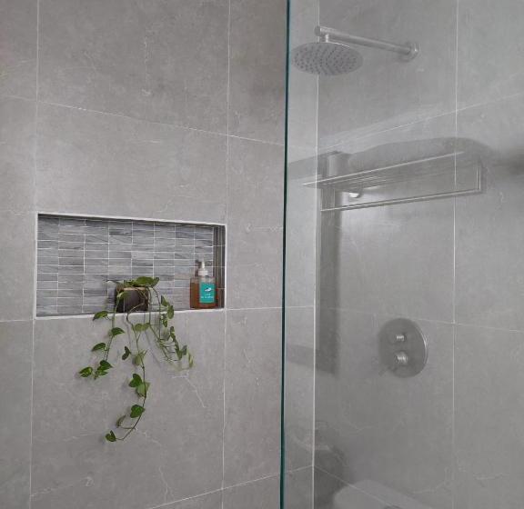 هتل Sea Green Boutique Rooms