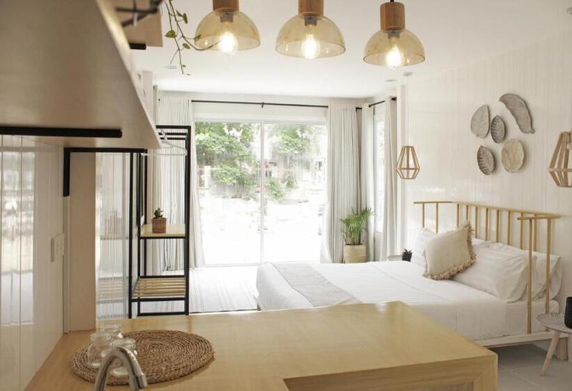 هتل Sea Green Boutique Rooms