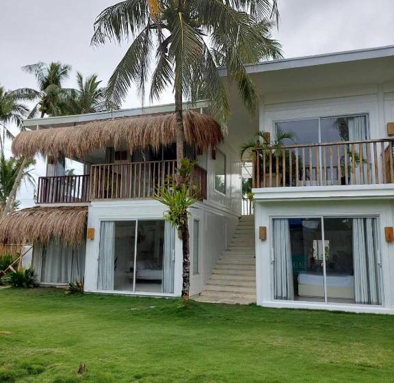 هتل Sea Green Boutique Rooms