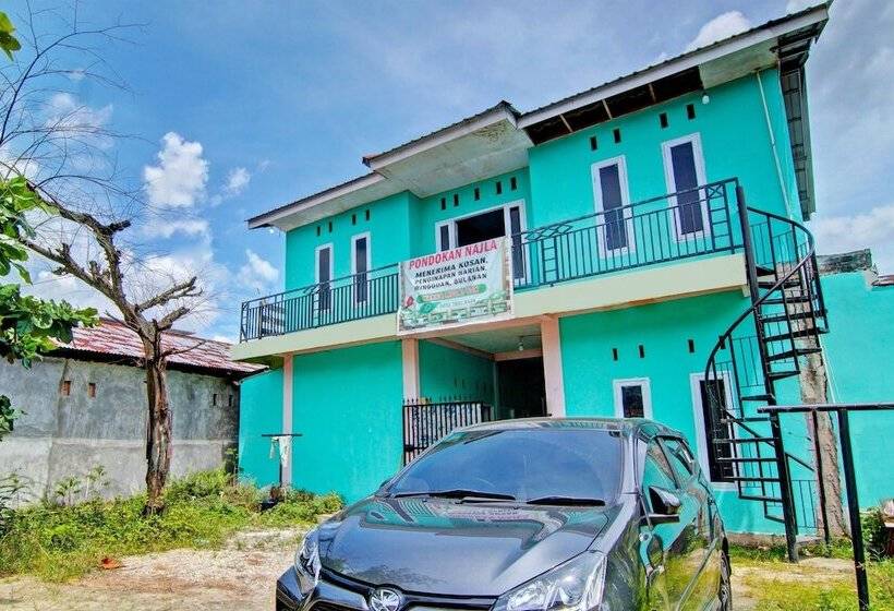 Отель Spot On 91918 Najla Guest House Syariah