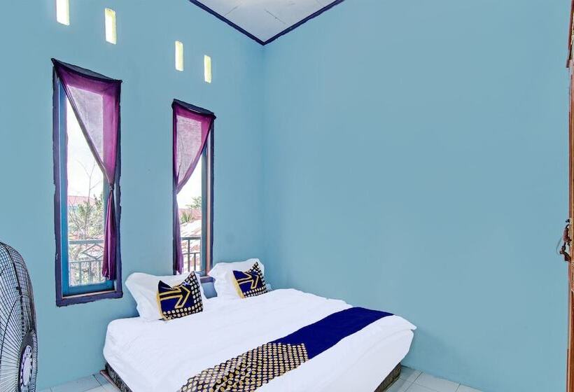 בית מלון כפרי Spot On 91918 Najla Guest House Syariah