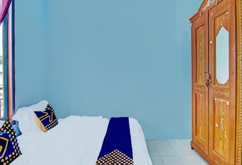 בית מלון כפרי Spot On 91918 Najla Guest House Syariah