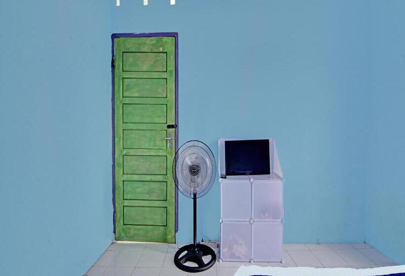 Отель Spot On 91918 Najla Guest House Syariah