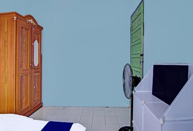 Отель Spot On 91918 Najla Guest House Syariah