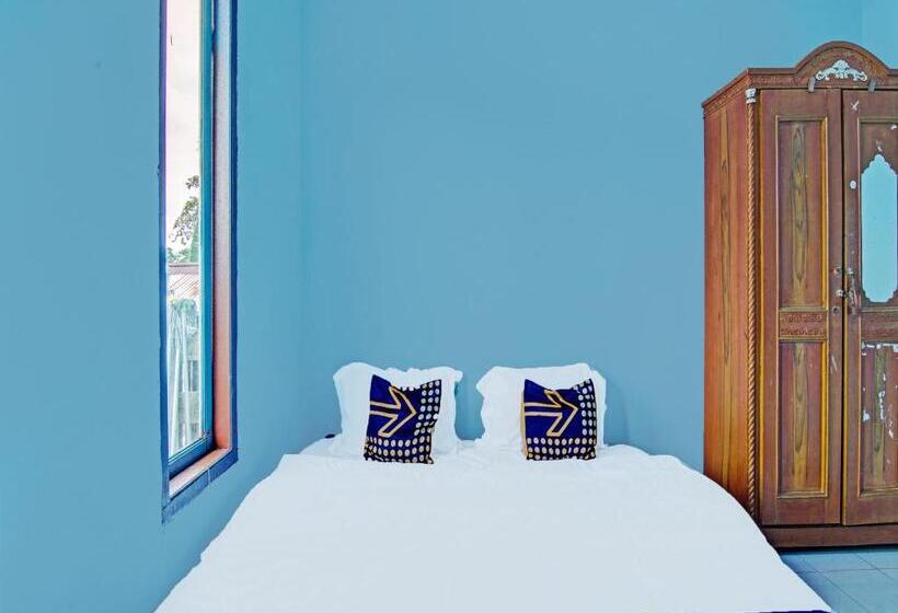 Отель Spot On 91918 Najla Guest House Syariah