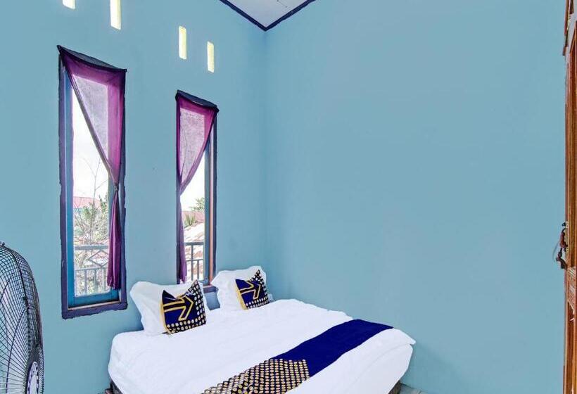 Отель Spot On 91918 Najla Guest House Syariah