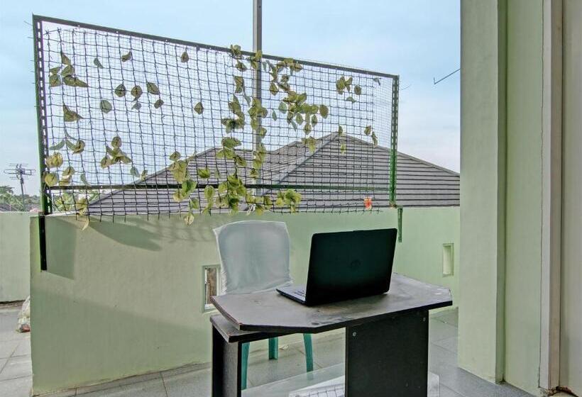 هتل Spot On 91918 Najla Guest House Syariah