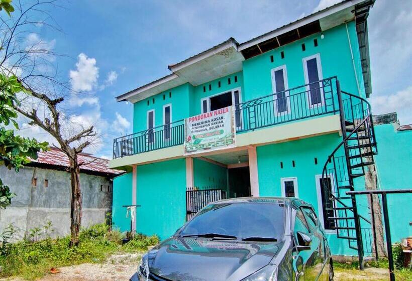 Отель Spot On 91918 Najla Guest House Syariah