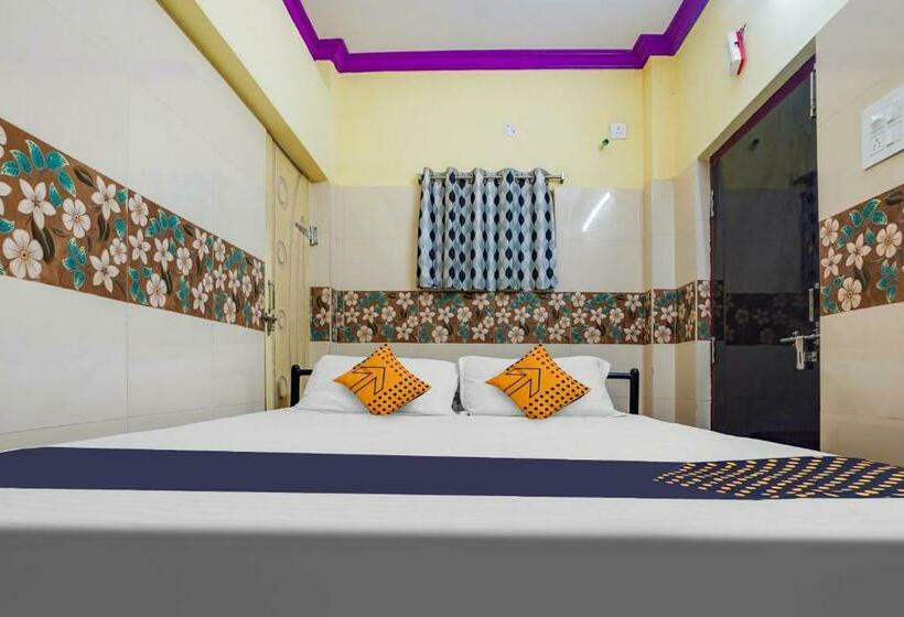 호텔 Spot On New Royal Lodge