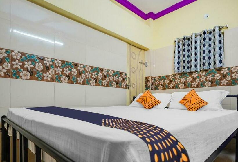 호텔 Spot On New Royal Lodge