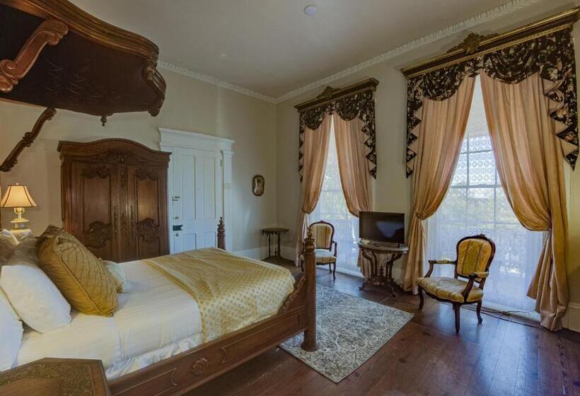 בית מלון כפרי The Inn At Cedar Grove