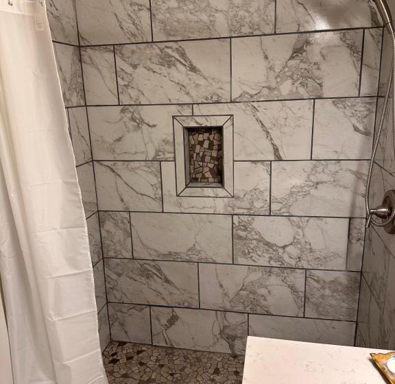 בית מלון כפרי The Inn At Cedar Grove