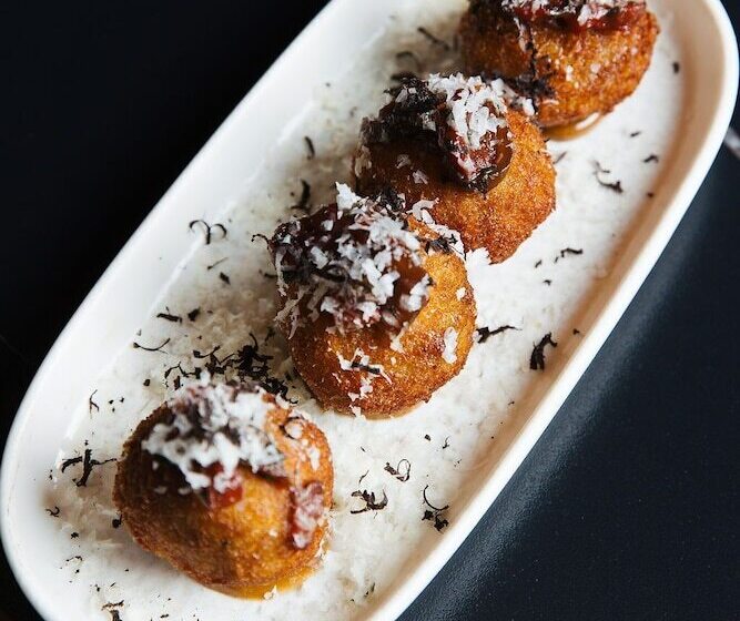 The Motley Hotel Richmond, Tapestry Collection By Hilton