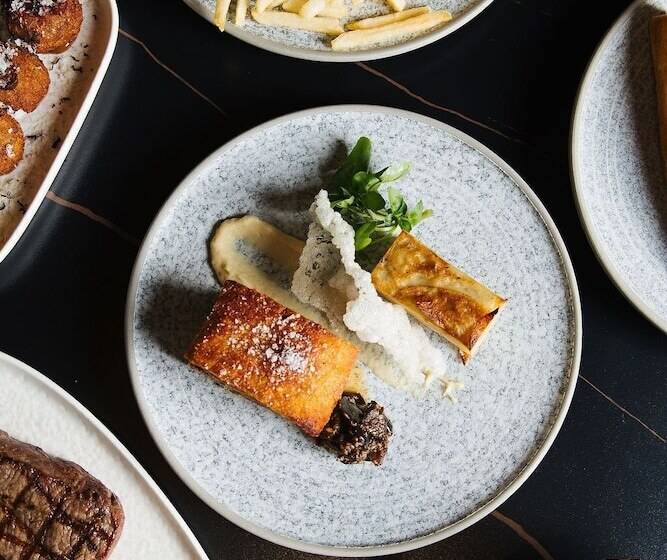 The Motley Hotel Richmond, Tapestry Collection By Hilton