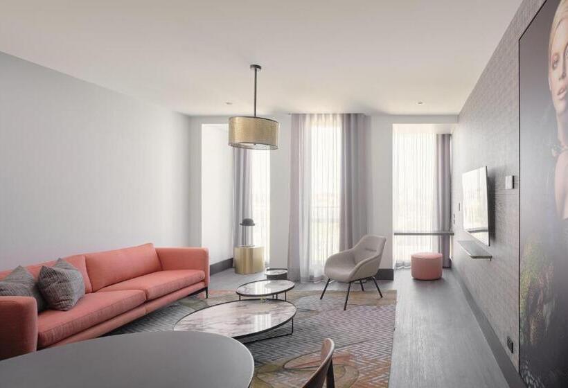 The Motley Hotel Richmond, Tapestry Collection By Hilton