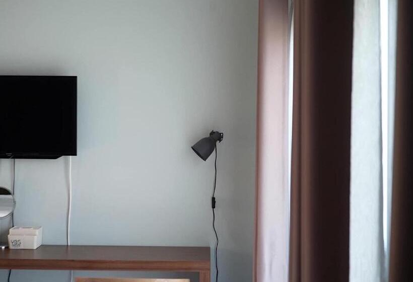 בית מלון כפרי Thezen