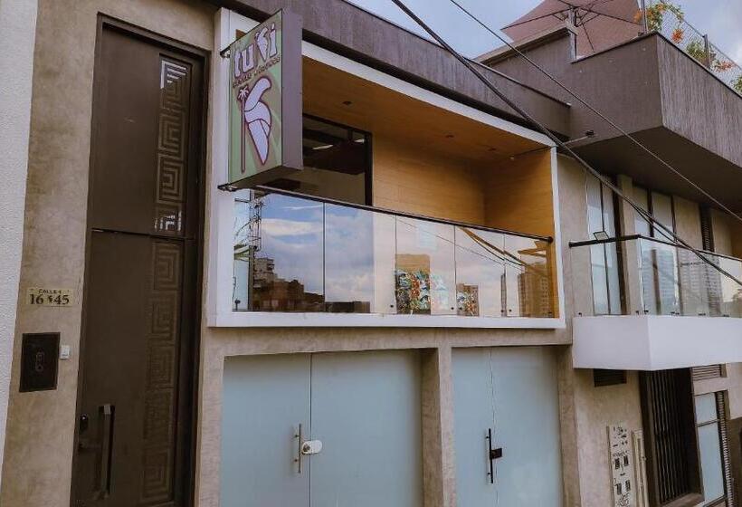 هتل Tuki Hostel & Lounge