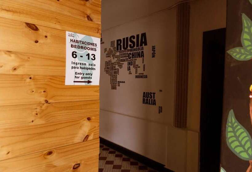 هتل Tuki Hostel & Lounge