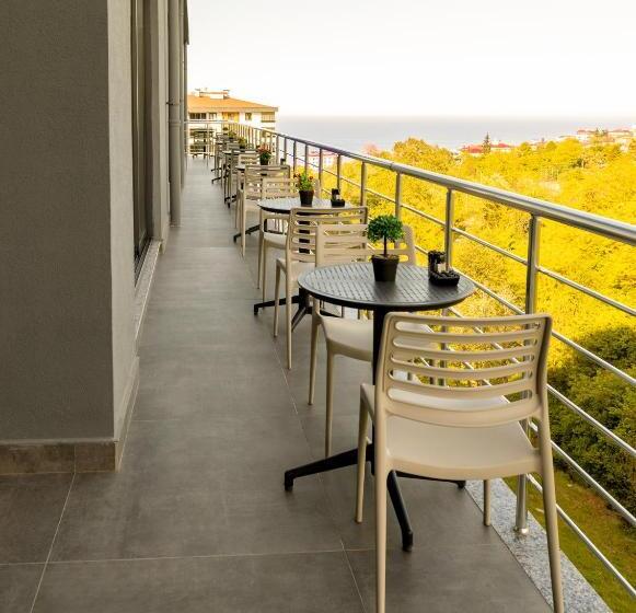 בית מלון כפרי First Joy