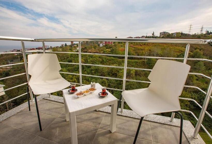 בית מלון כפרי First Joy