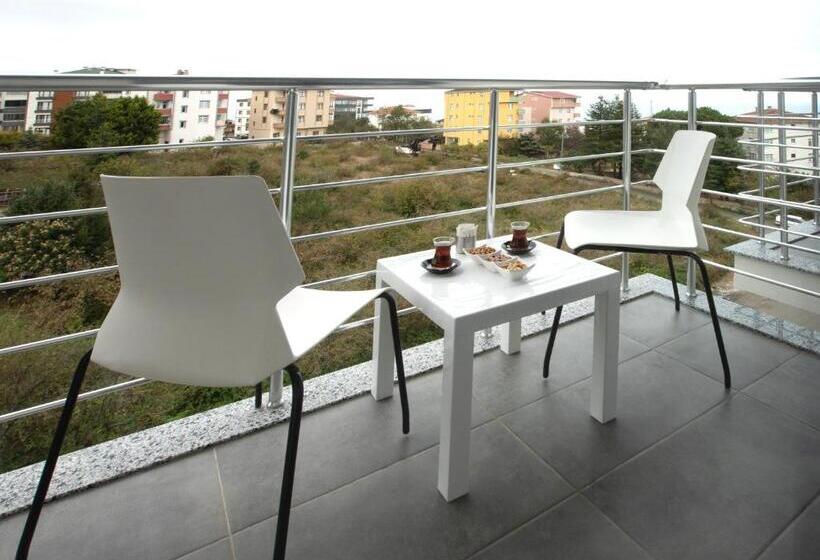 בית מלון כפרי First Joy